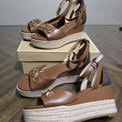 MICHAEL KORS SIZE 7.5