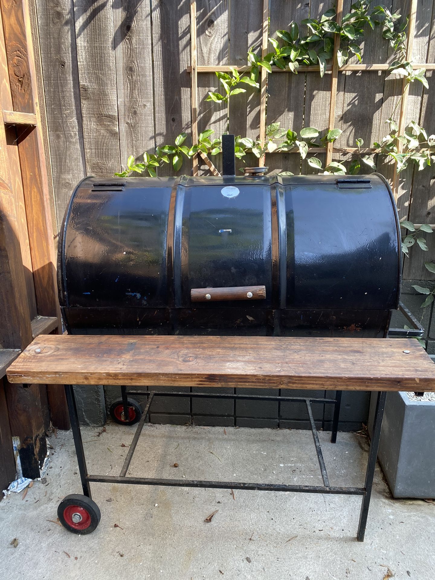 BBQ Smoker/ Grill