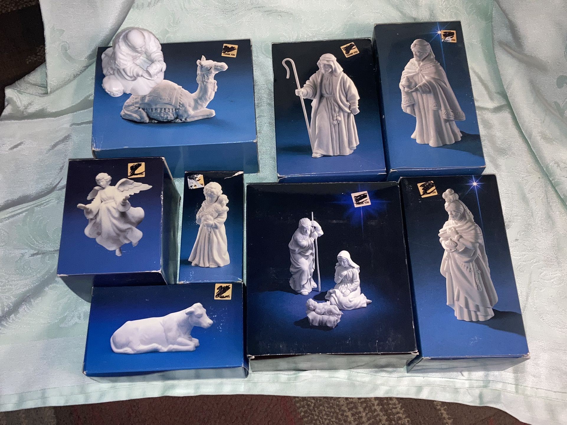 Vintage AVON 11pc White Porcelain Nativity Set