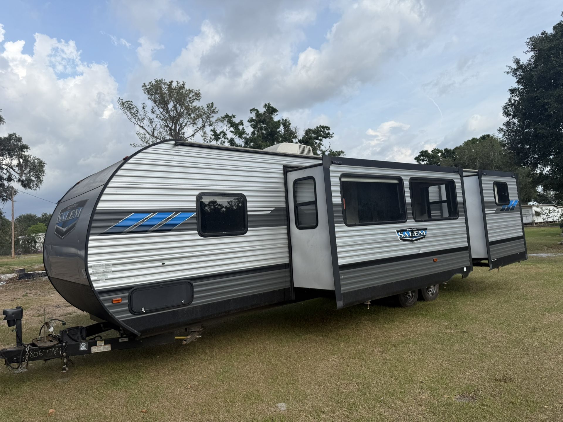 2021 Forest River Rv Camper 33’