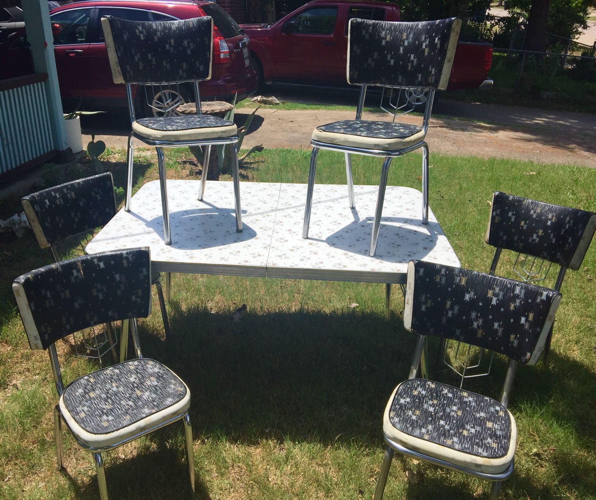 50’s Queen City Dinettes six chairs table and leaf set