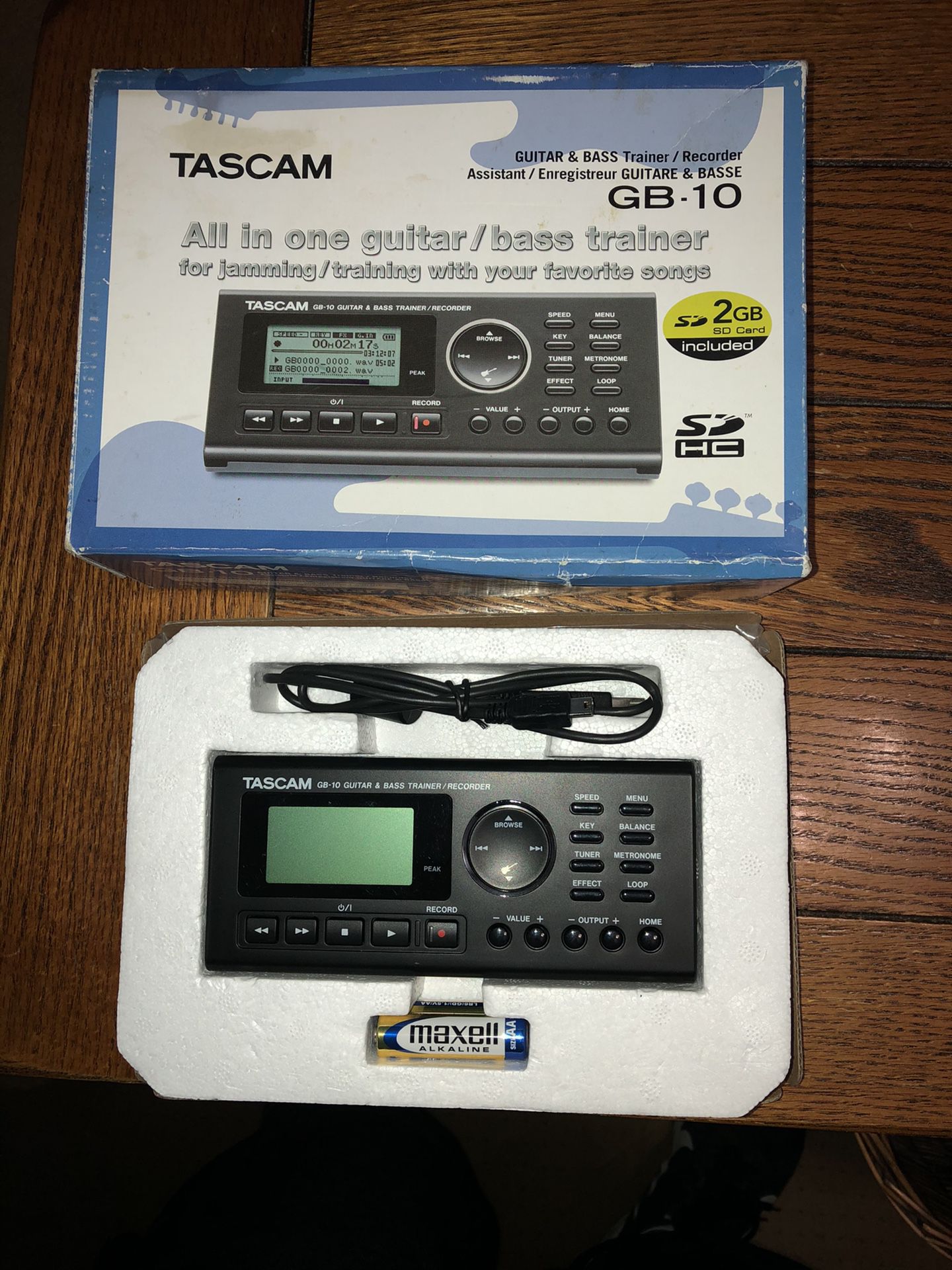 Tascam GB-10 All in 1 guitar/bass trainer