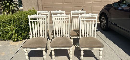 Set Of 4 Solid Wood Vintage Dining Chairs