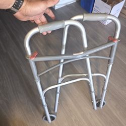 Medical/ Walker/cane