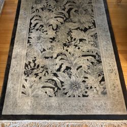 6’ X 4’ Silk Oriental Rug