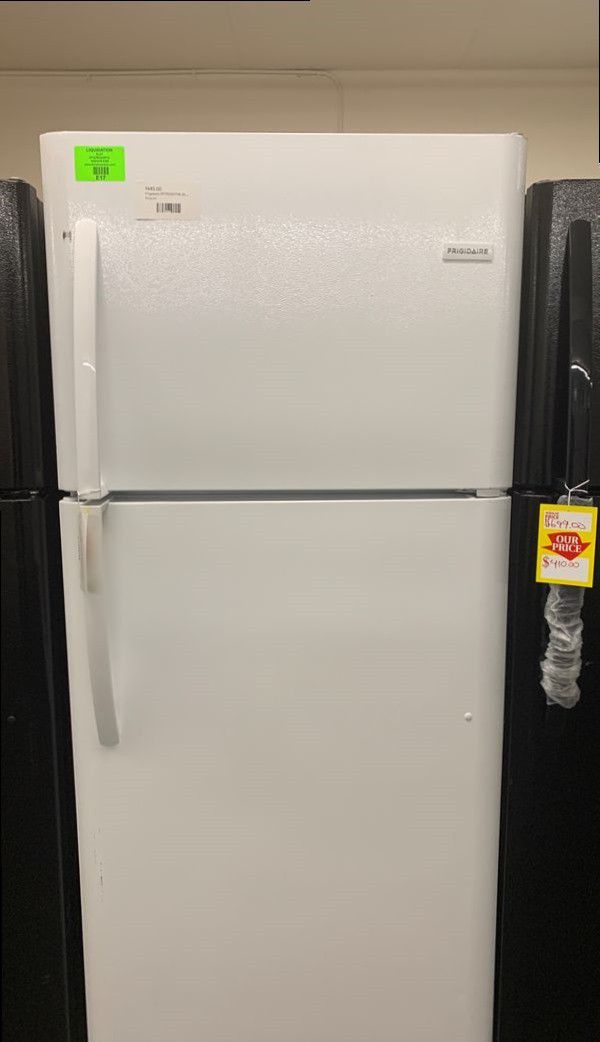 Top freezer Frigidaire New comes with Warranty 7RQ