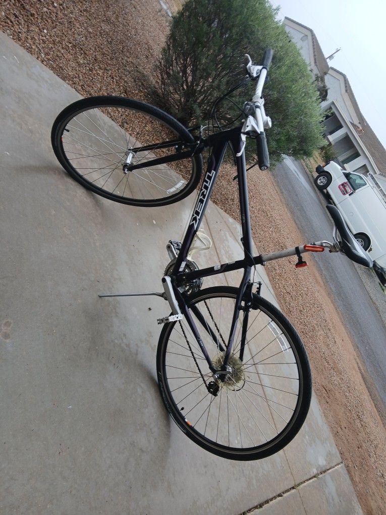 Trek Hybrid 7.2fx Alpha aluminum frame 17” tires700c shimano 24 speed Road Bike Great Condition