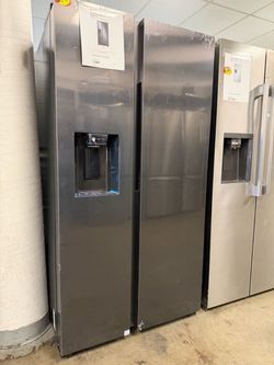 New Samsung refrigerator black stainless steel