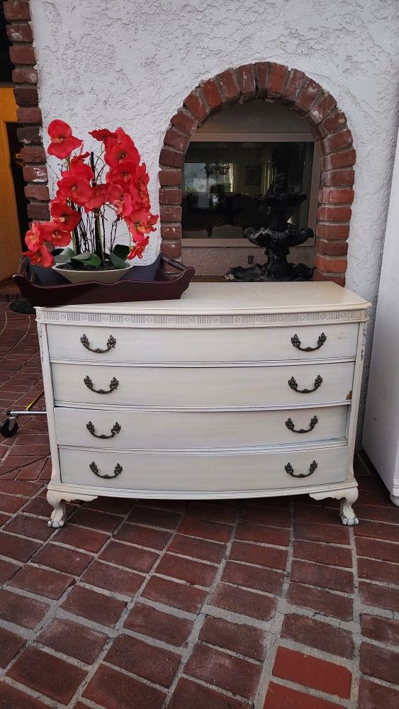 White 4 Drawer Dresser