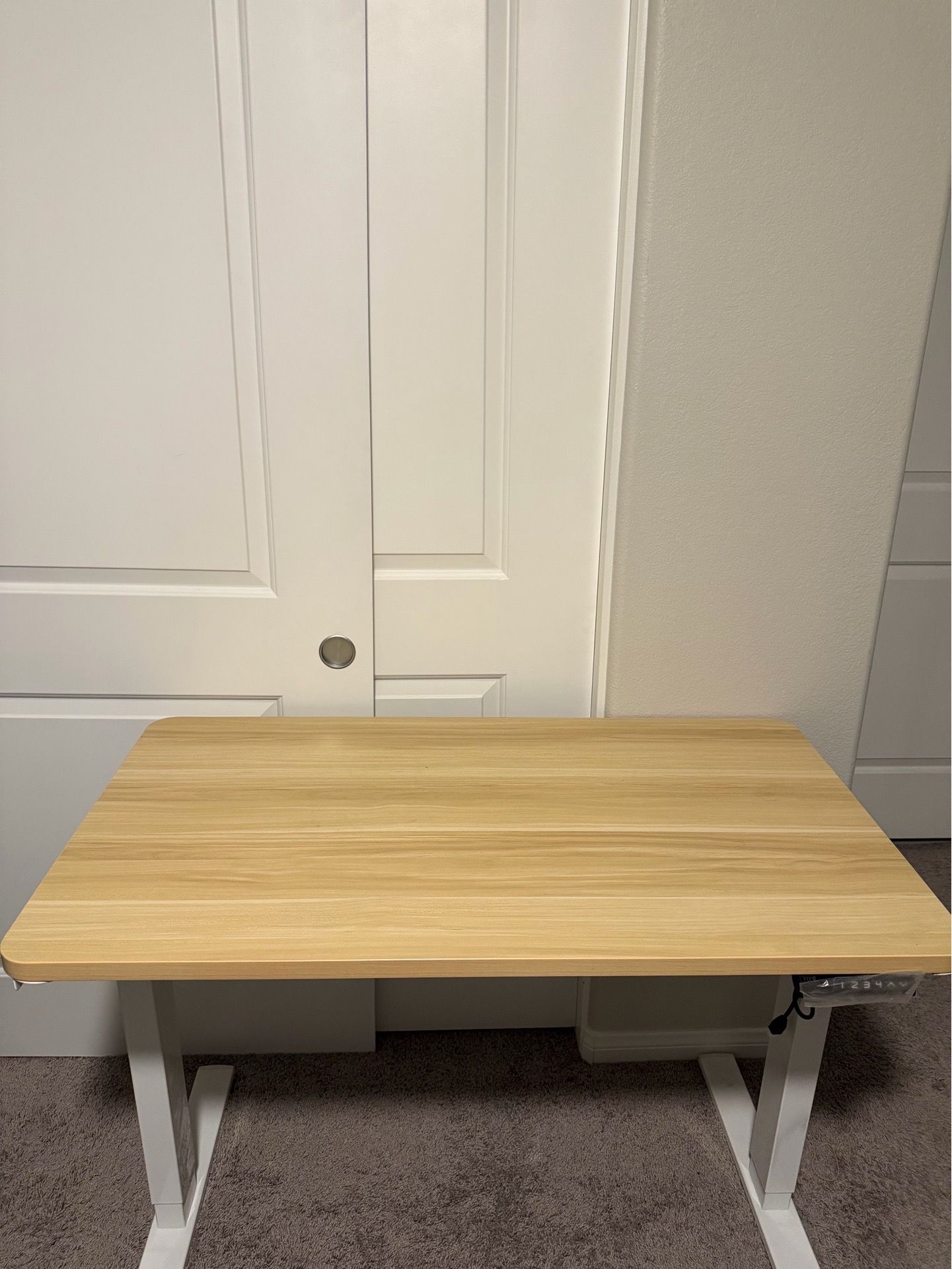 Vivo Memory Height Adjustments Desk