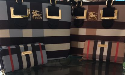 Berberry purse and wallet