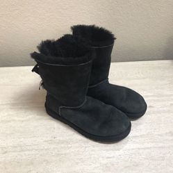 Black Bailey Bow Uggs