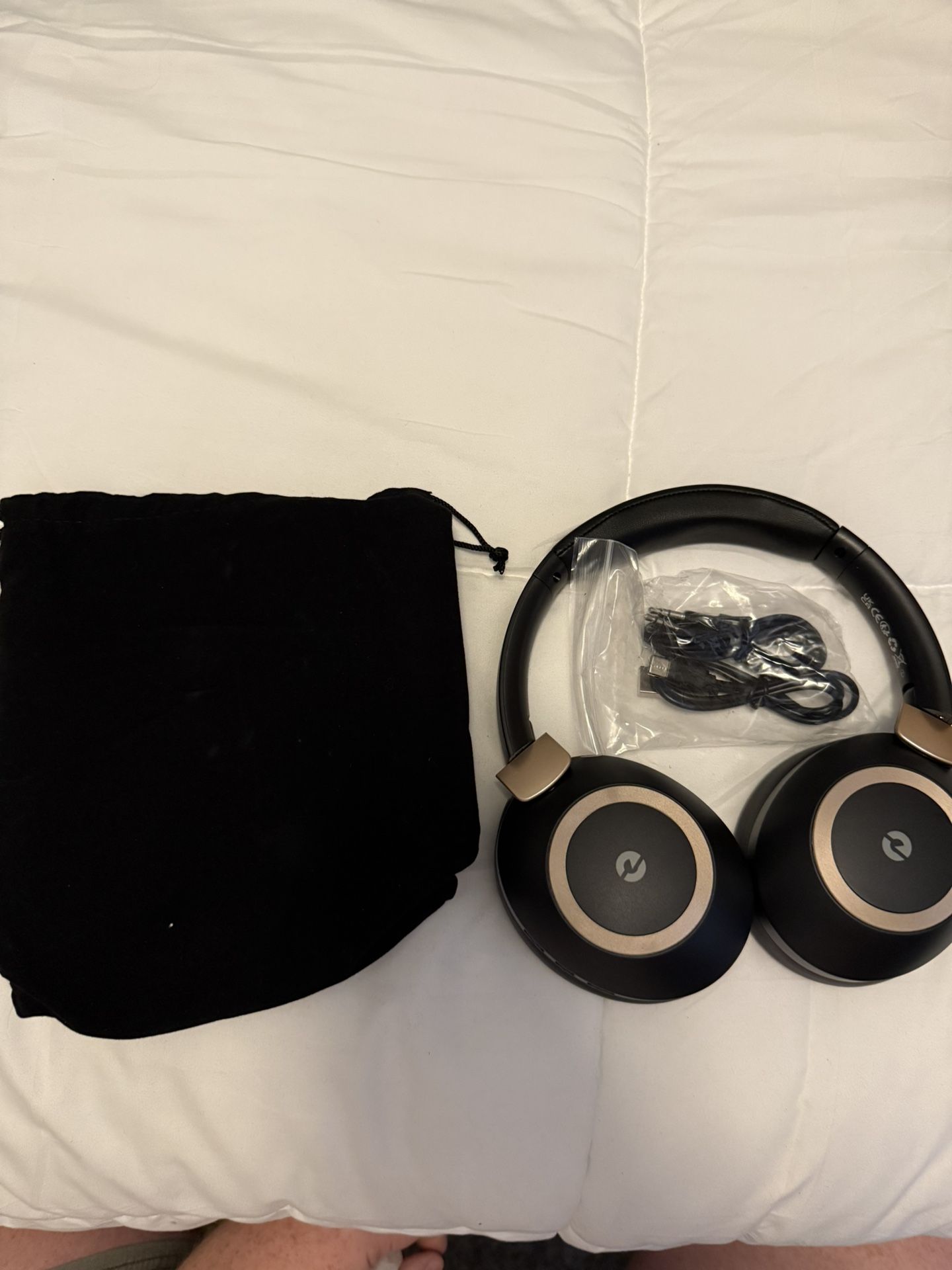 EAORUL Active Noise Cancelling Headphones
