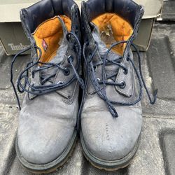 Timberland Juniors work Boots Size 5.5 . Some wear on inside heal see last picture 