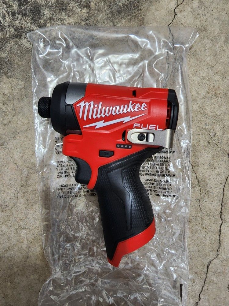 Milwaukee M12 Impact Driver