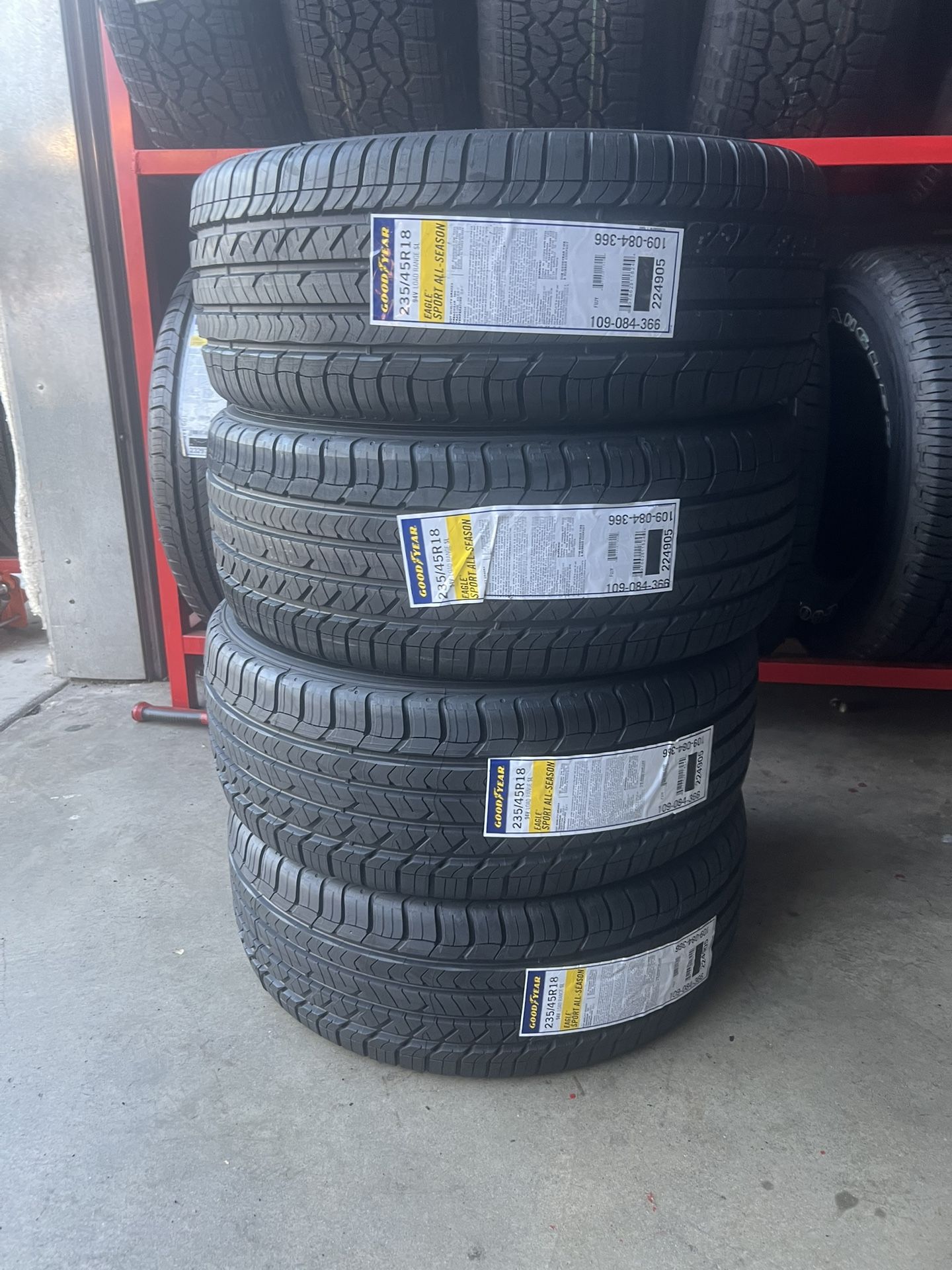 235 45 18   Goodyear Eagle sport all-season