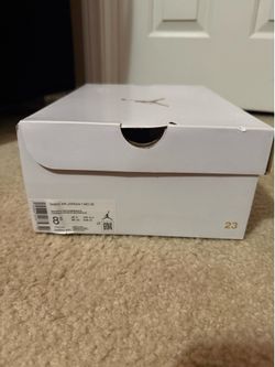 Jordans sneakers like new size 8 1/2 women