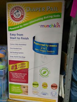 Arm & Hammer Diaper Pail by Munchkin