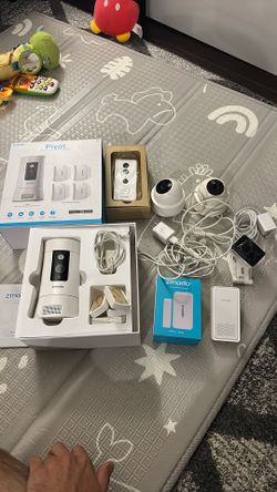 Zmodo Bundle Doorbell/Pivot Camera/Door sensors bundle