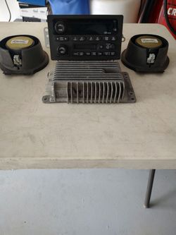 2003 GMC Sierra Silverado OEM radio combo