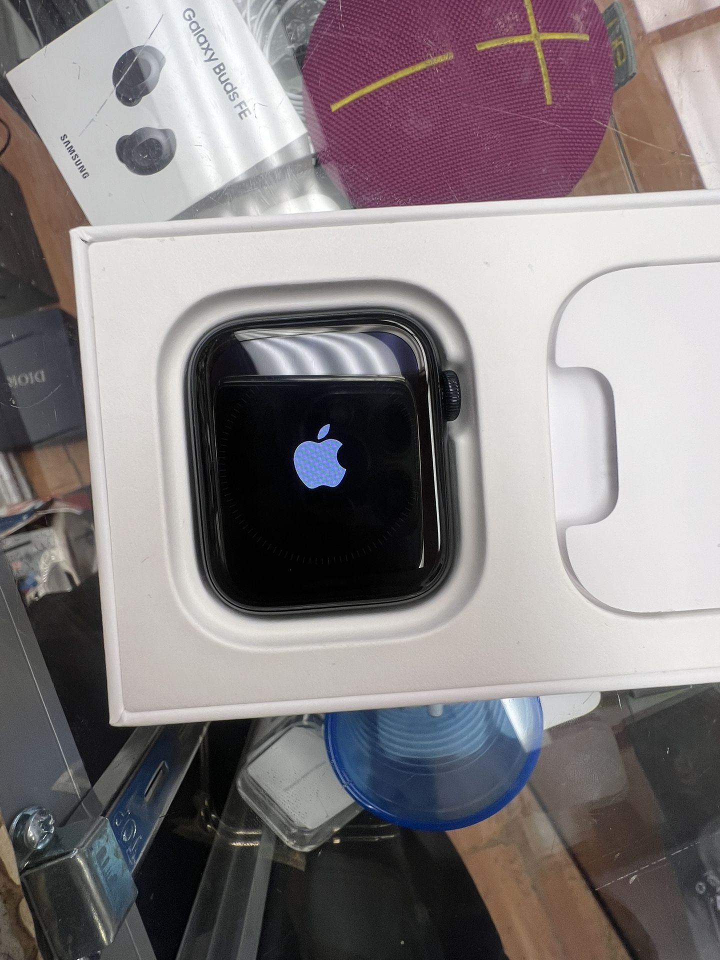 Apple Watch SE 2nd Generation 44mm Cellular And WiFi 