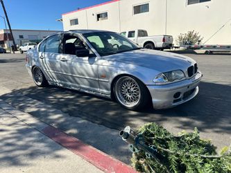 2000 BMW 323i