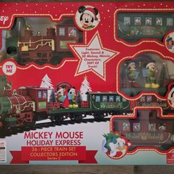 New Disney Mickey Mouse Holiday Express  36- piece Train set collectors