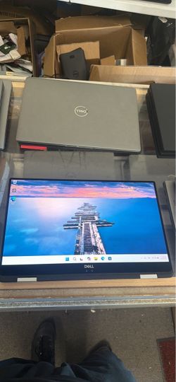 Dell XPS gaming laptop 15.6 inch touchscreen 4k screen Radeon rx Vega M gl 16GB RAM 512GB SSD Core i7 Windows 11 Pro