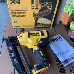 DEWALT 20V MAX XR Lithium-Ion Electric Cordless 16-Gauge Angled Finishing Nailer (Tool Only