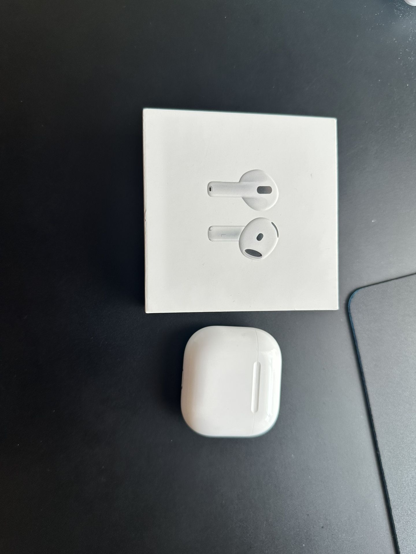 AirPods 4