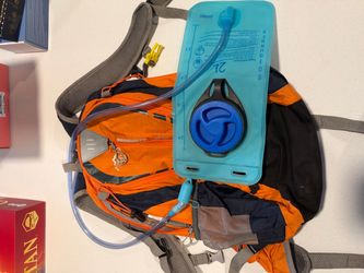 25L Hiking Backpack + 2L Water Pack