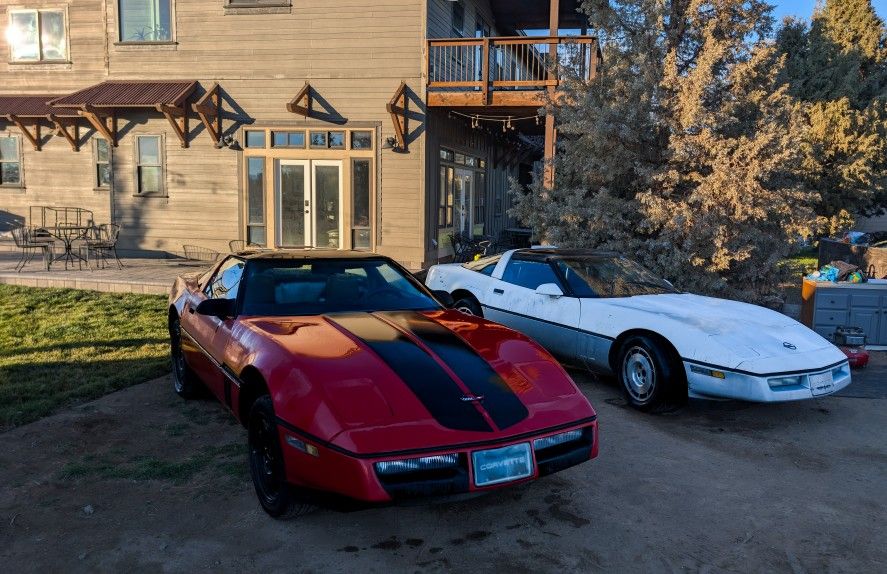 C4 Corvette+ Parts Car + Engine 