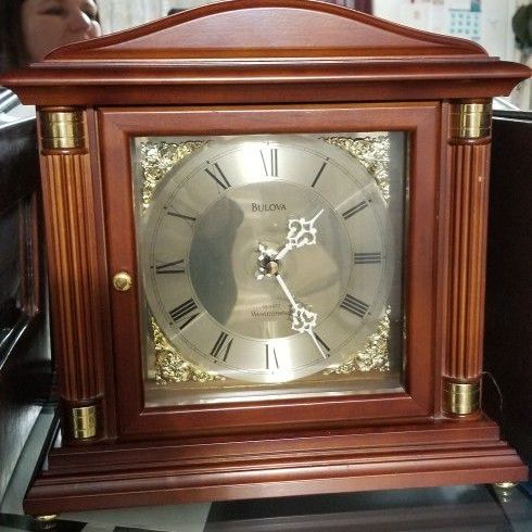 BULOVA MANTEL SHELF CLOCK - WESTMINSTER CHIMES - B1843