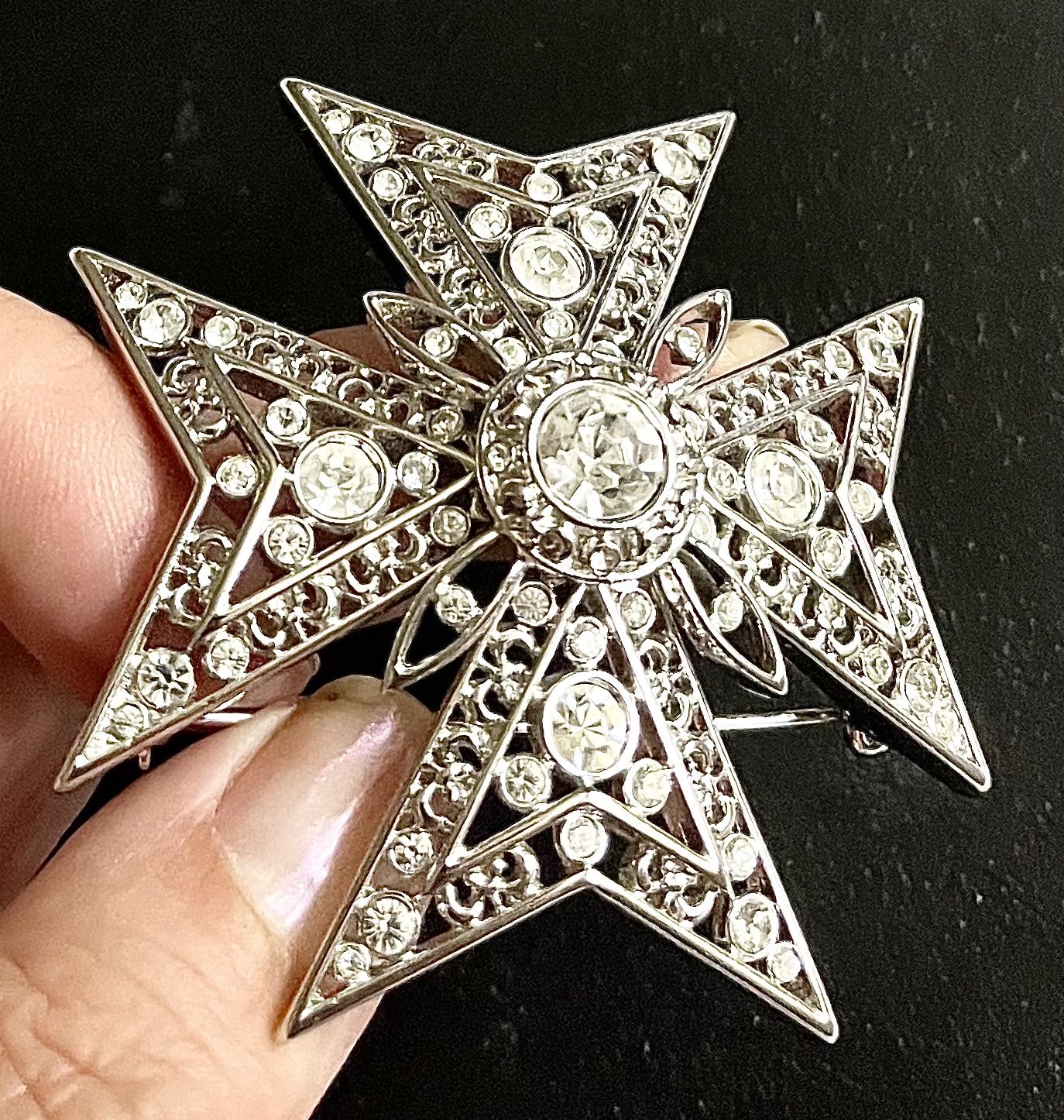 Silver and Rhinestone Diamond Star Brooch 