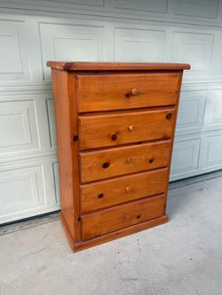 Solid wood pine 5 drawer dresser