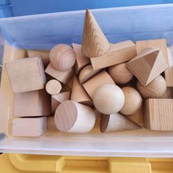28 Pieces 3D Geometrical Shapes Plus Stencils