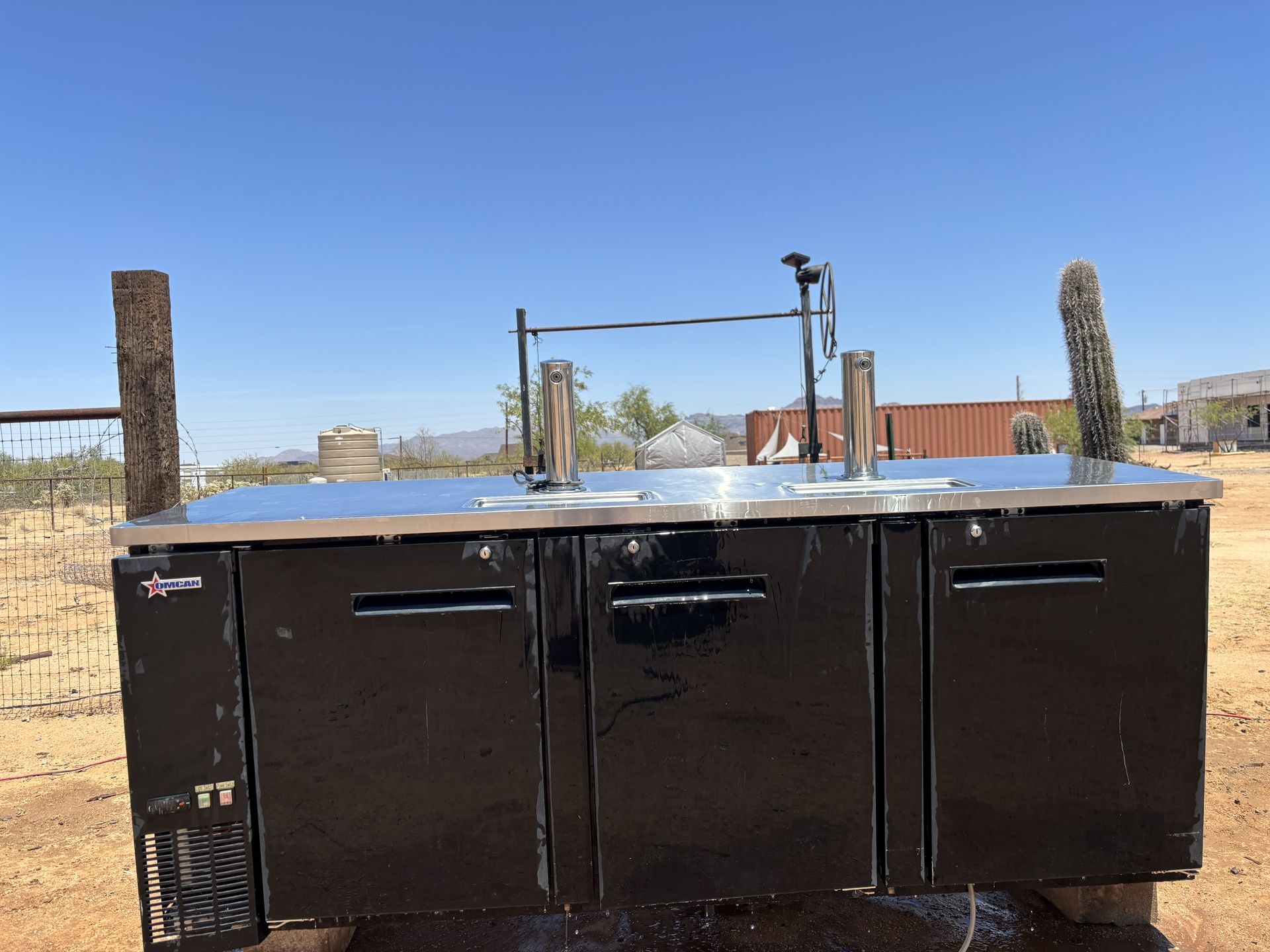 Cooler/Bar For Commercial Use