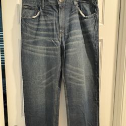 Men’s Levi’s Jeans  New With Tags.  Relaxed Fit 559. Size 40 x 30