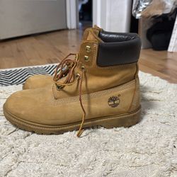 Size Men’s 8,5 Timberlands