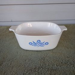 Corning Ware - Blue Cornflower 1 1/2 qt casserole dish