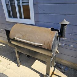 Traeger Texes Elite 34, very large, used just last week, good condition, just needs a little cleanup, cover incl