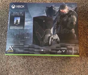 Xbox Series X Halo Infinite Limited Edition Bundle