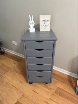 ✨🩶Adorable solid storage drawers on wheels 🩶✨