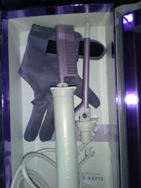 Monat Sleek And Curled Hair Straightener