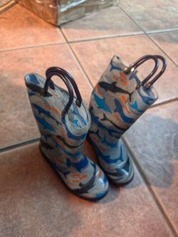 Member's Mark Kids Light-Up Shark Rain Boots - Size 7/8
