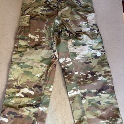 Military Surplus Multicam GoreTex Waterproof pants, Medium, New