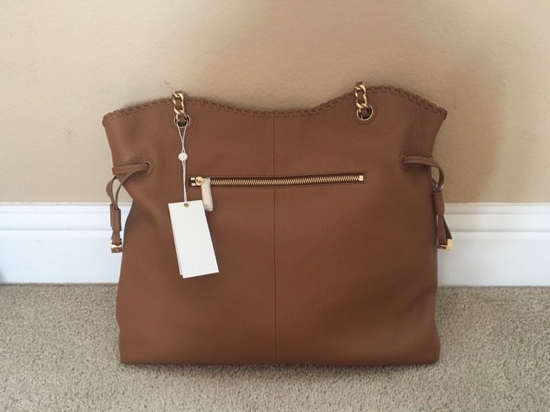 Tory Burch Marion Slouchy Tote Style NO. 40837 Color Bark 209 for Sale in  Allen, TX - OfferUp