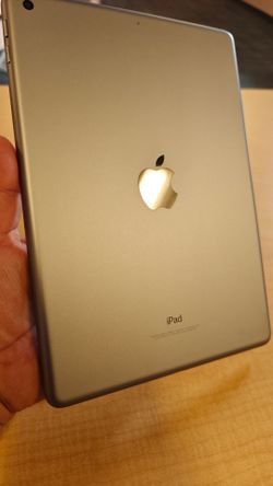 iPad wifi 6th 32 GB like New