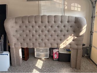 King Size Tufted Upholstered Bed Frame – Great Condition