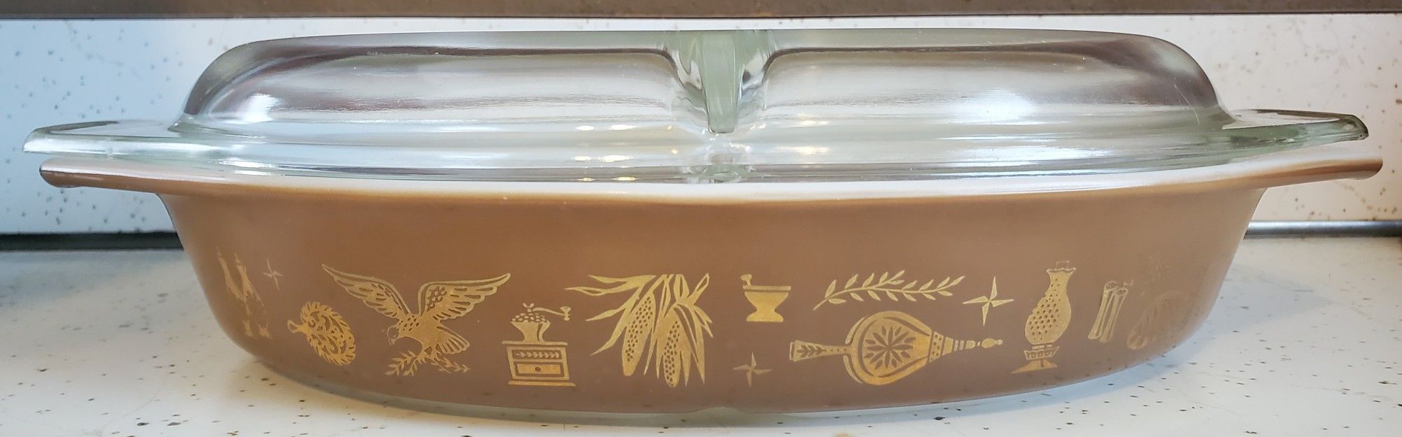 Vintage Pyrex 19 Oval Casserole Dish w/945C33 Early American Brown 1- 1/2 Quart Spacesaver Divided